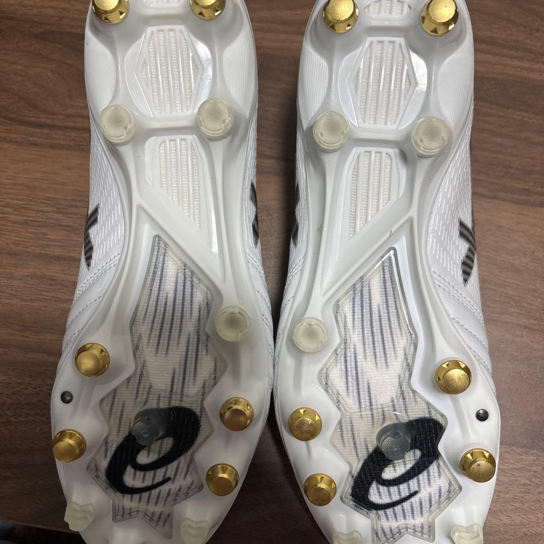 asics サッカーシューズ ホワイト