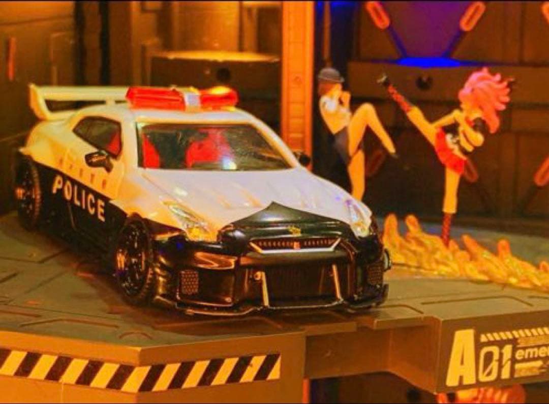 1/64 LBWK 日産 35GT-RRシルエットGT 警視庁パトカーver1台
