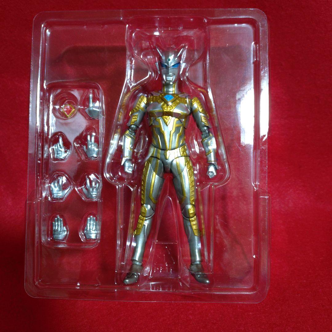 S. H.Figuarts ウルティメイトシャイニング　ウルトラマンゼロ