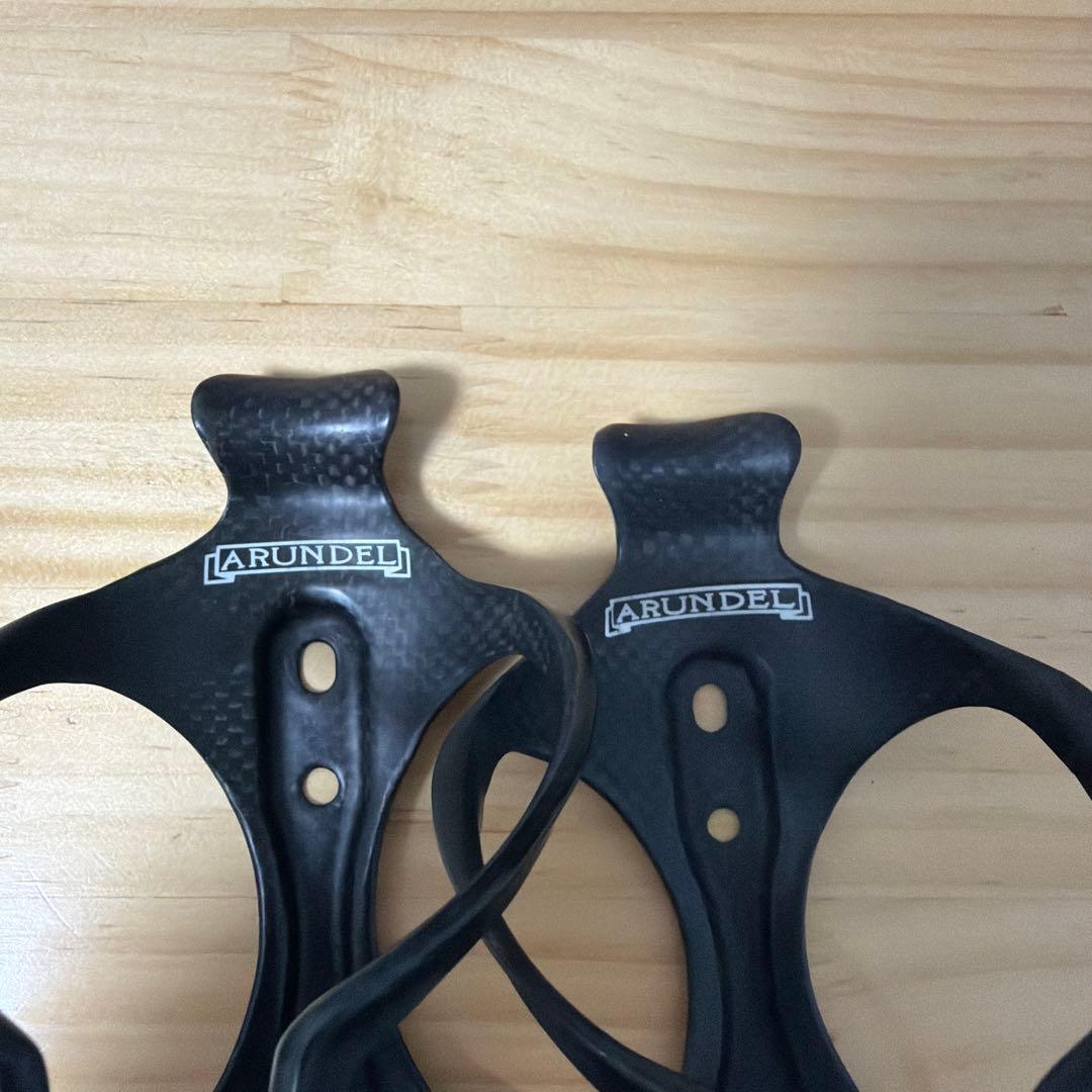 Arundel Mandible カーボンボトルケージ 2個セット