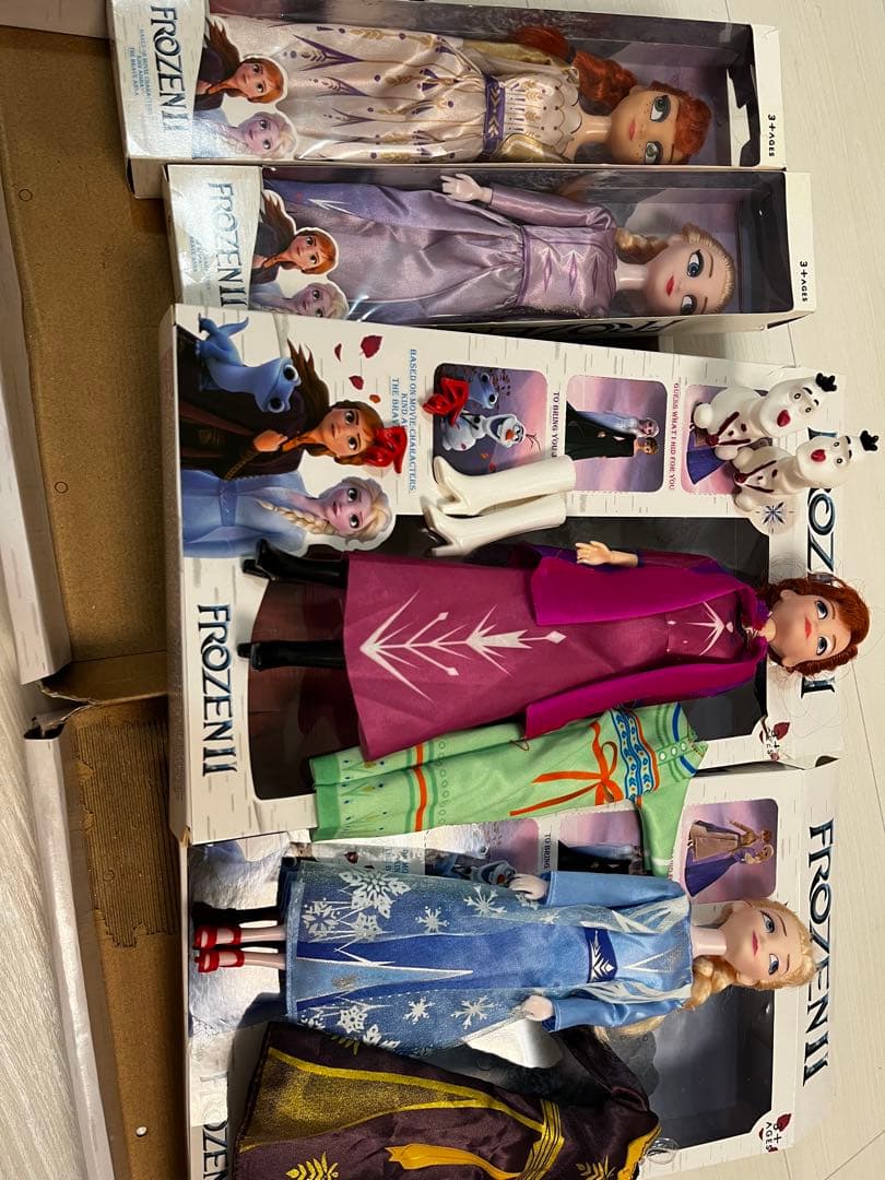 中古　ディズニーアナと雪の女王 II ドールセット 4体　オラフつき