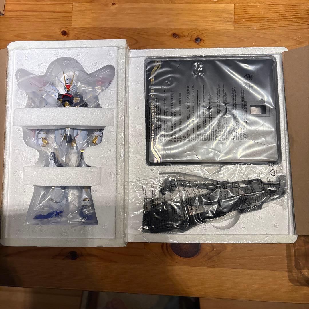 メタルビルド　ストライクフリーダムガンダム&光の翼オプションセット