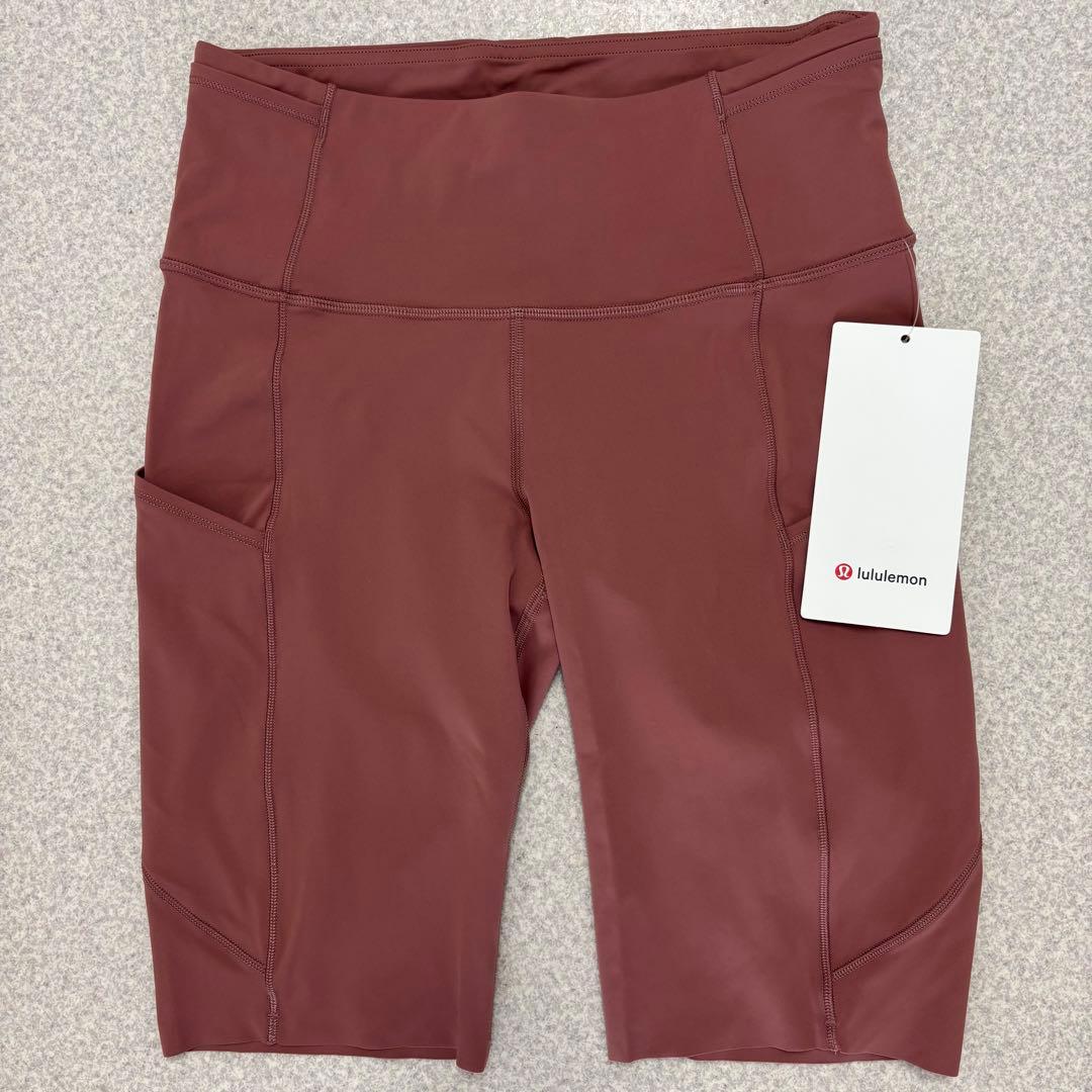 ☆新品タグ付き☆定価9000円 ルルレモン ショートパンツ ヨガ ラン サイズ6