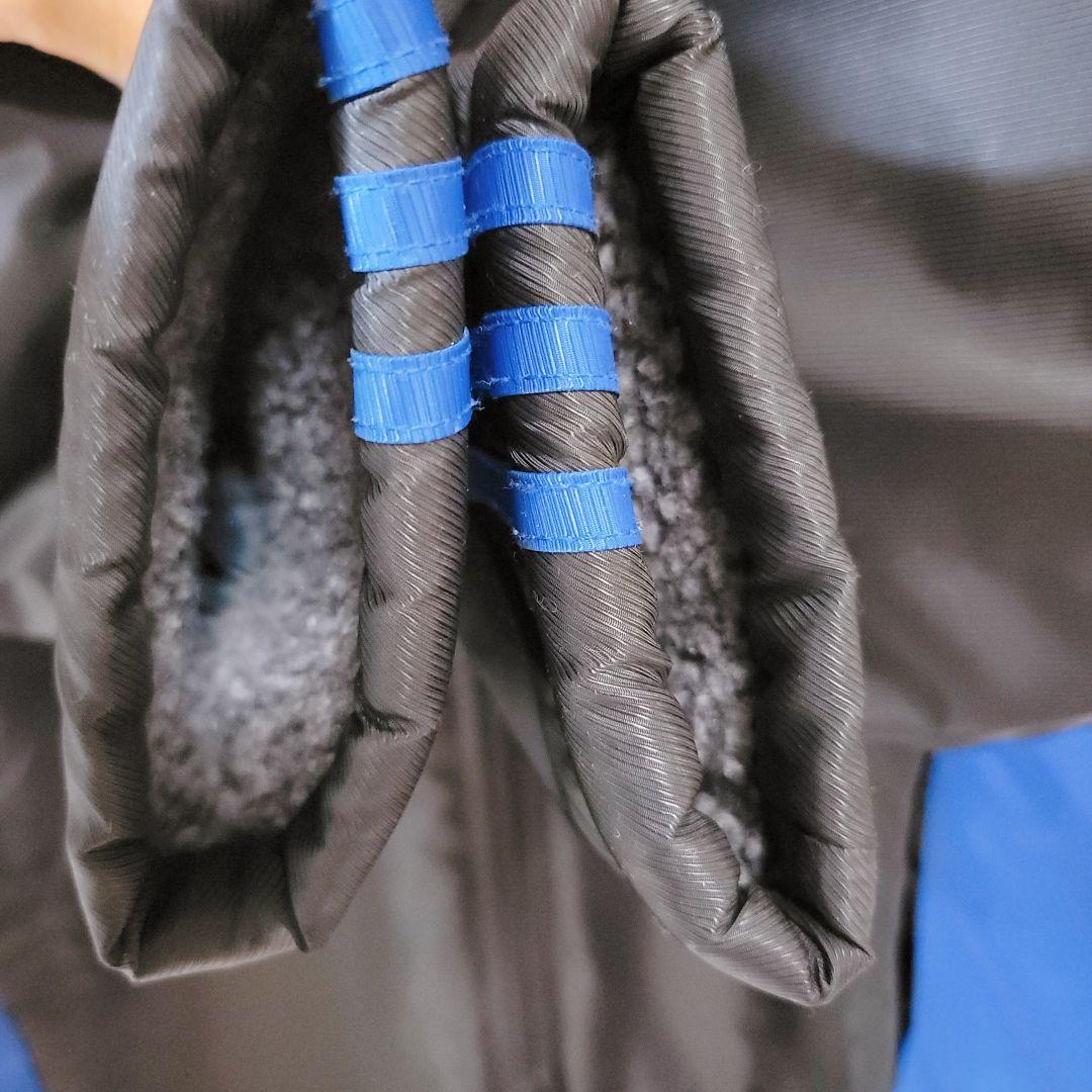 【adidas】新品☆中綿ベンチコート 裏ボア 防寒　 あたたかい160 黒/青