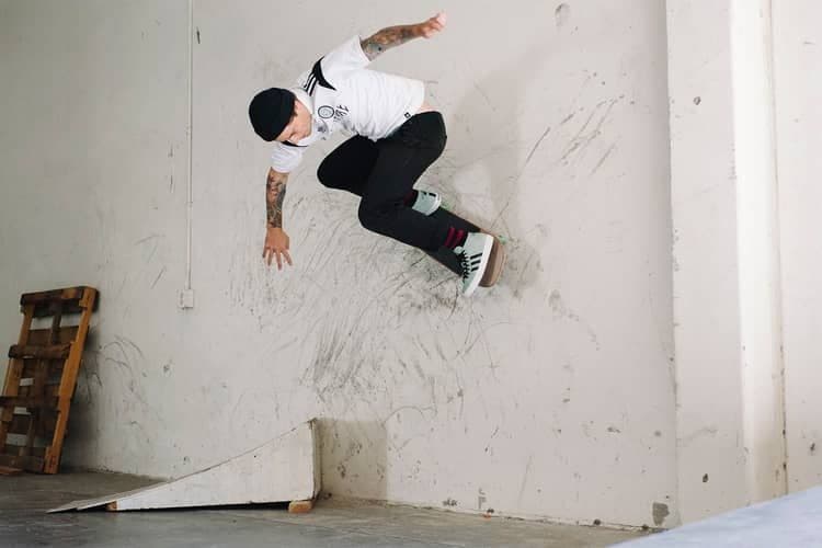美品 adidas x welcome skateboards ゲームシャツ