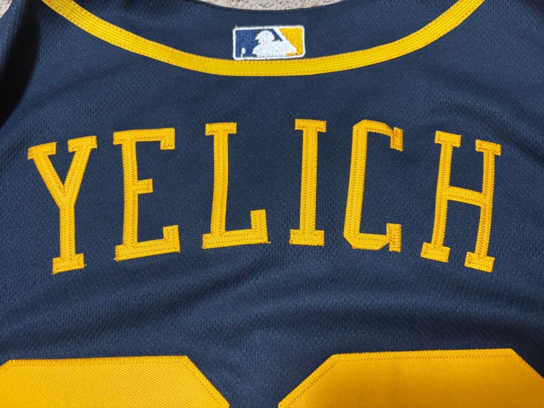 MLB ミルウォーキー ブルワーズ クリスチャン イエリッチ　ユニフォーム