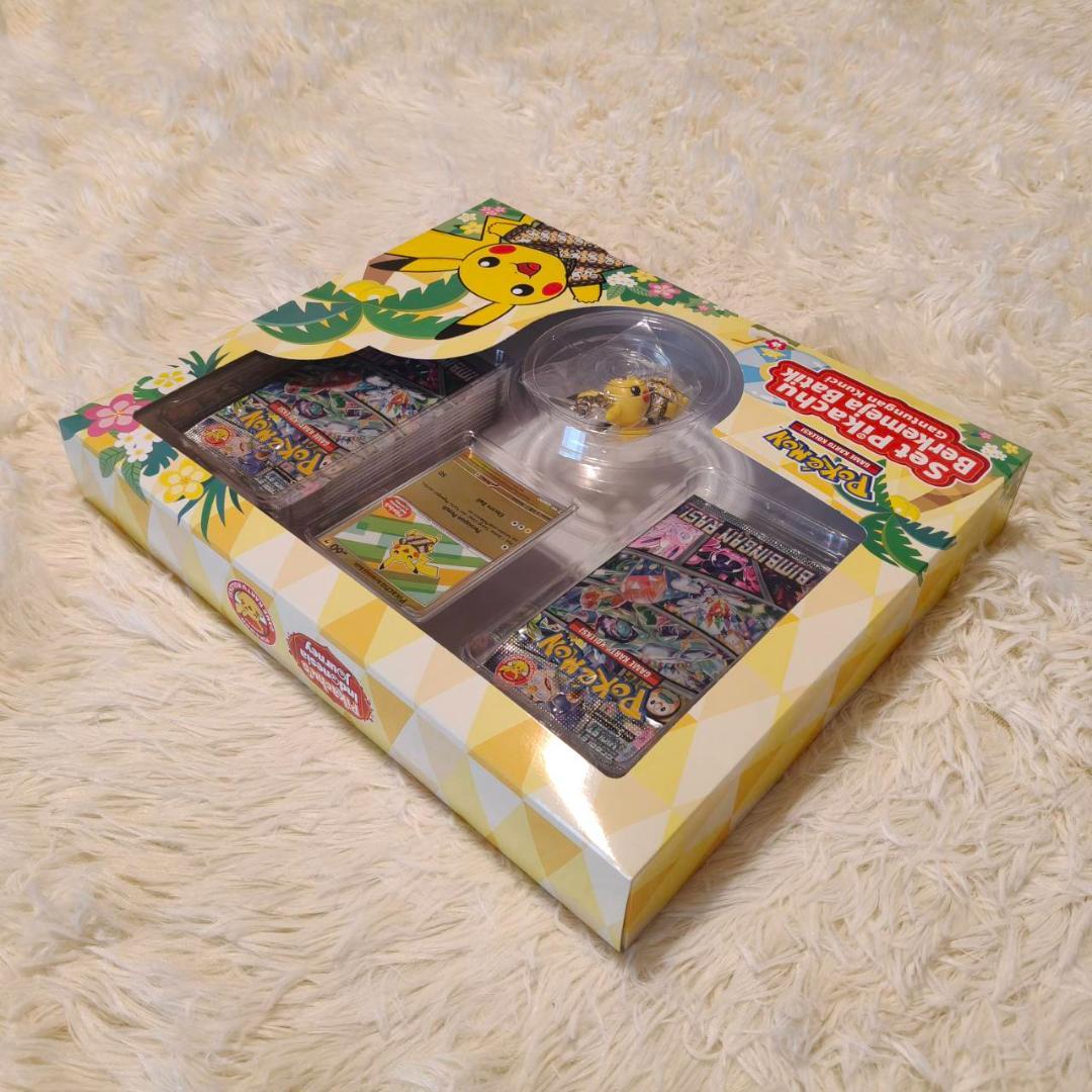 インドネシア限定品　ポケカ　ピカチュウセット　Batik Pikachu Box