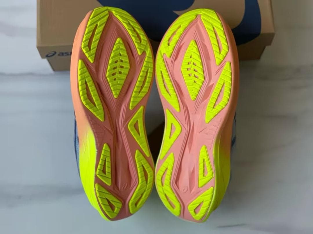 ウォーキング・ランニングウェア Asics superblast 2 28cm