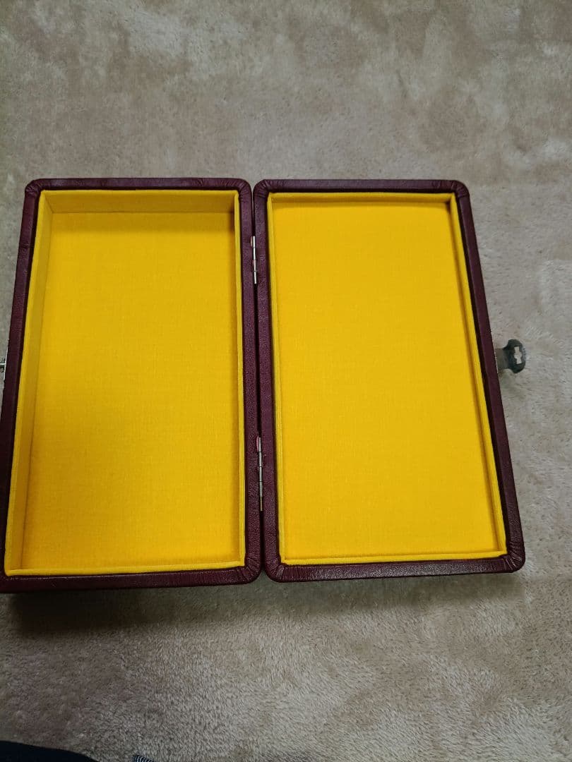 【新品】三味線　バチケース 　撥入れ　赤　小豆色　合皮