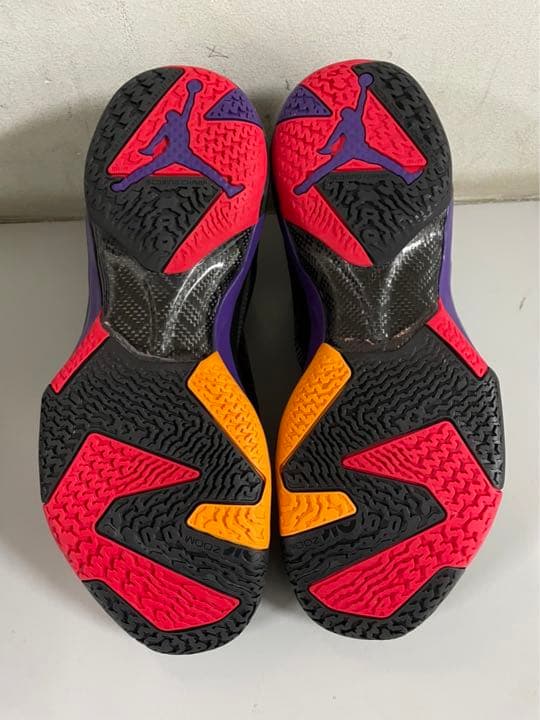 処分価格JORDAN XXXVII PF 065カラー　25.5