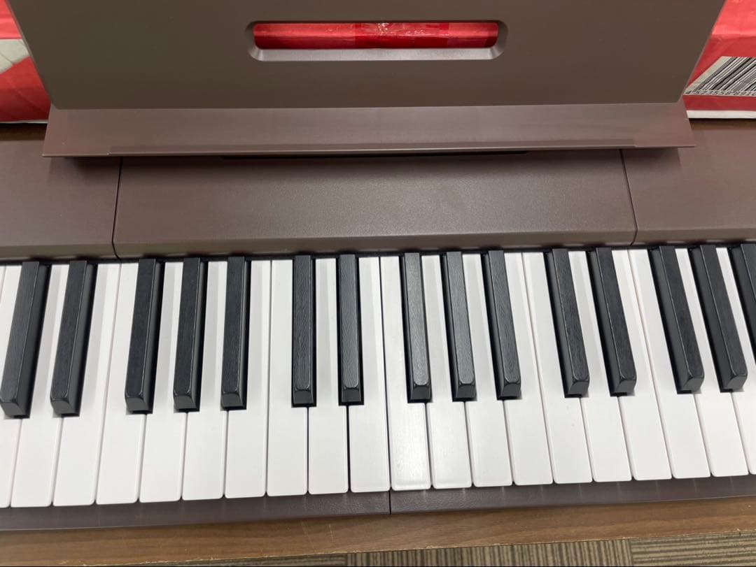 電子ピアノ　88鍵盤　充電タイプ　スリム軽量 マホガニー