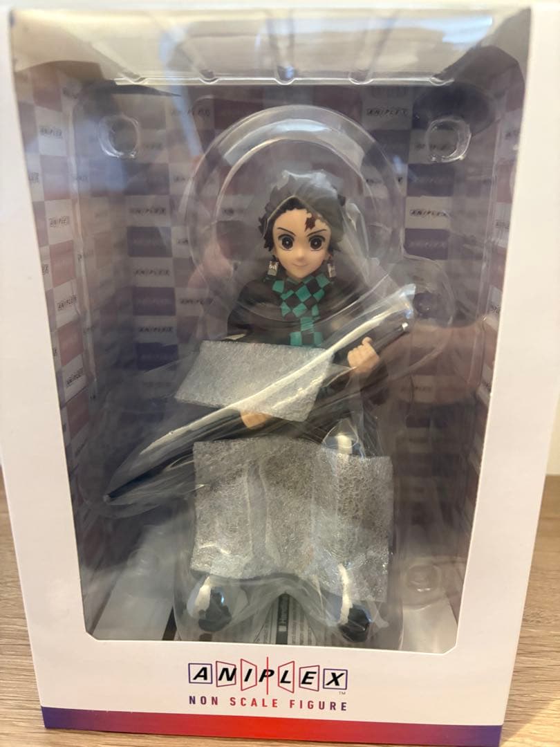 新品未開封 鬼滅の刃 ノンスケールフィギュア　アニプレックス 竈門炭治郎