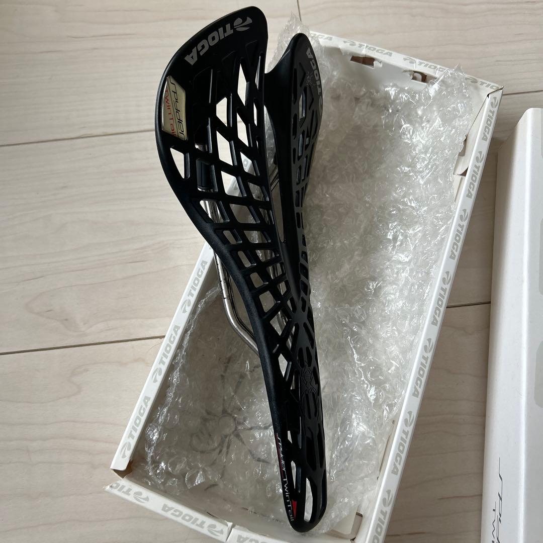 【未使用】TIOGA 自転車サドル　SPYDER TWINTAIL