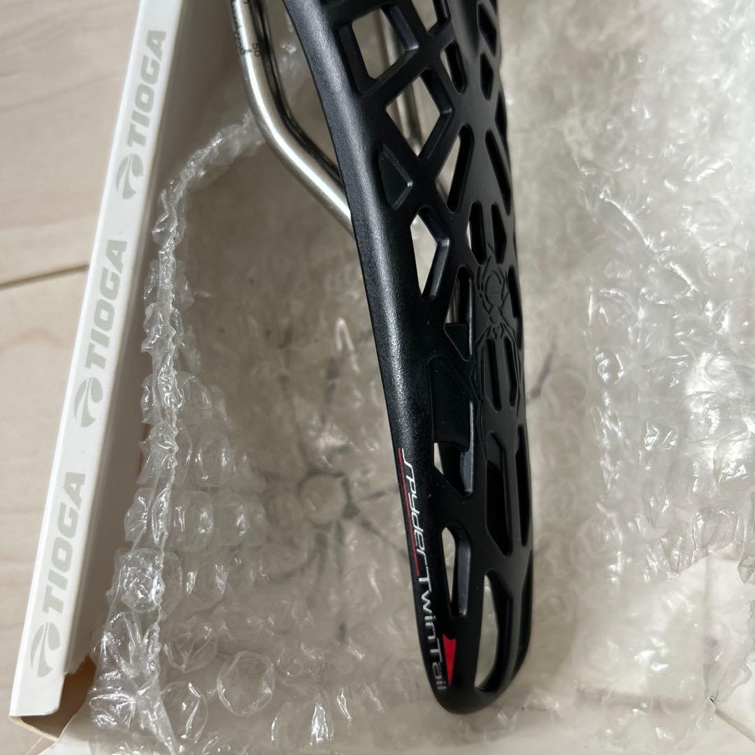 【未使用】TIOGA 自転車サドル　SPYDER TWINTAIL