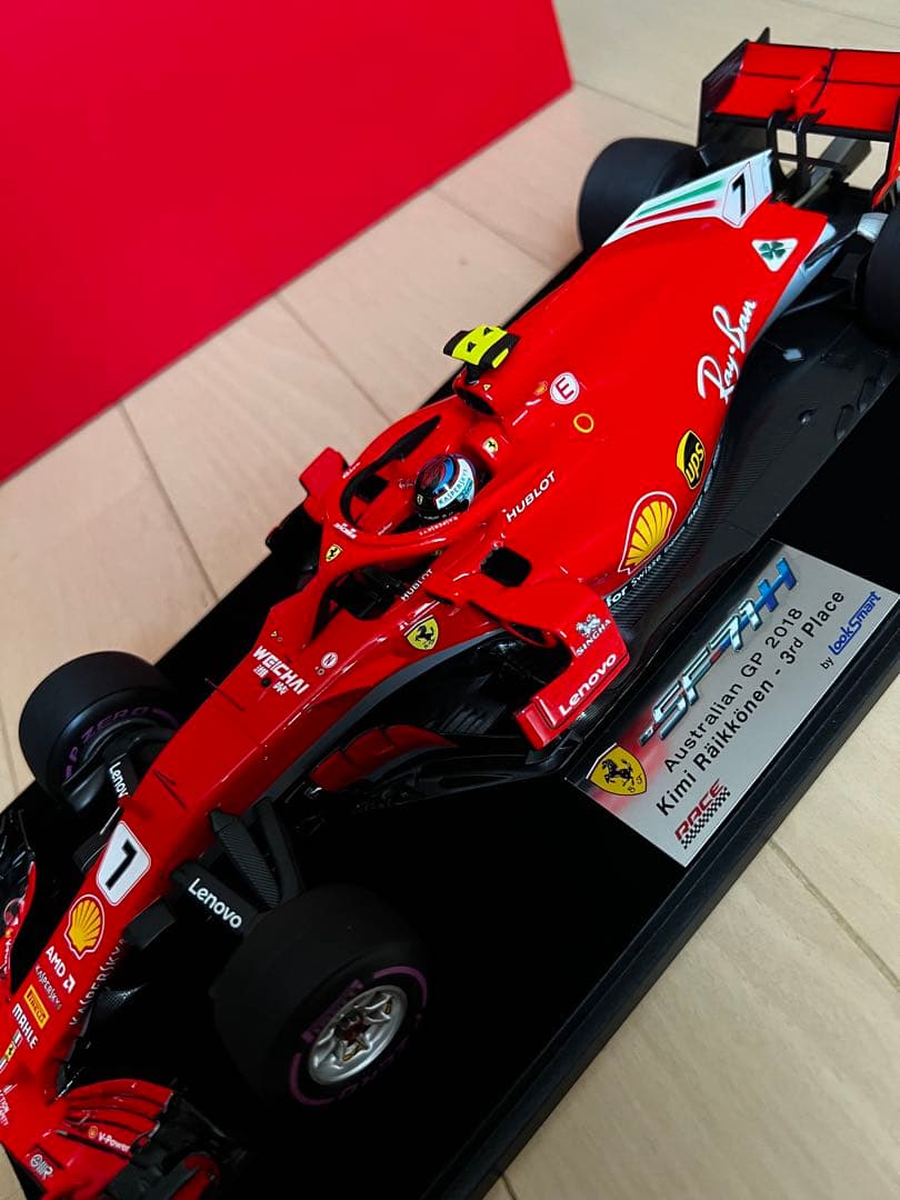美品 1/18 ルックスマート ライコネン フェラーリ SF71-H 2018