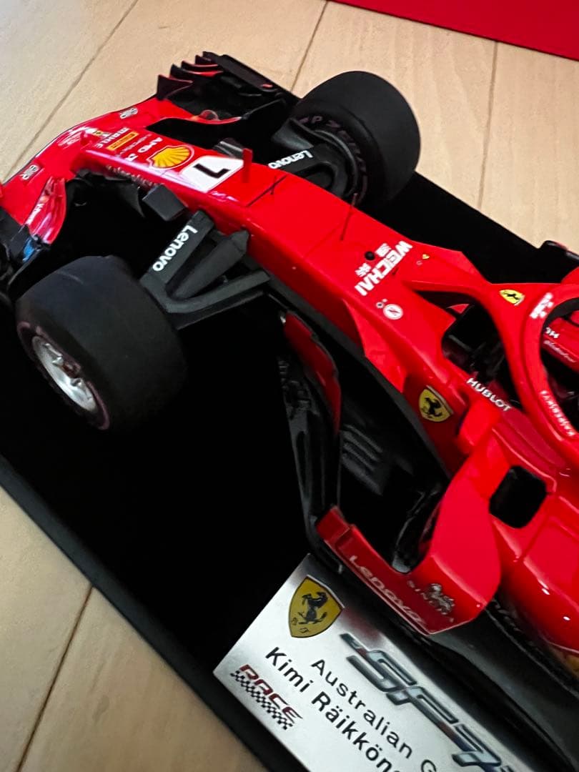 美品 1/18 ルックスマート ライコネン フェラーリ SF71-H 2018