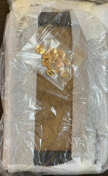 フランス製特注ピンバッジ