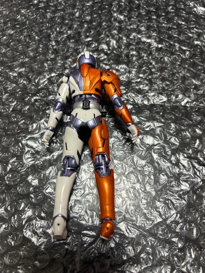 S.H.Figuarts 仮面ライダーバルキリー