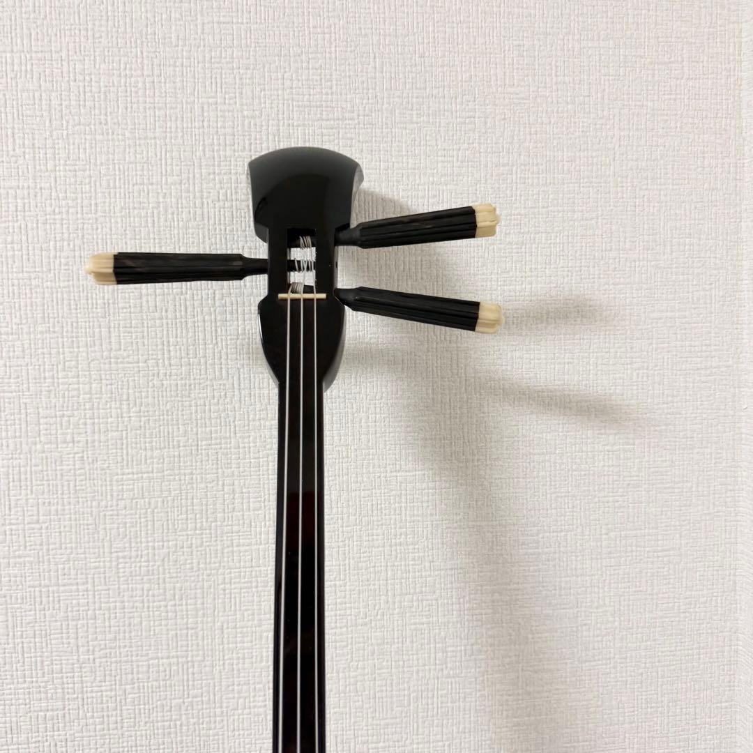 美品　沖縄 三線 本蛇革 強化張り 黒塗り棹 ハードケース 爪 本蛇皮
