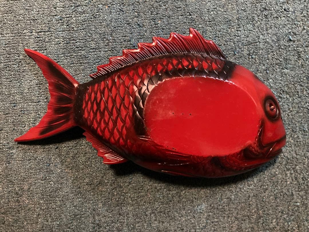 伝統工芸品　漆器　魚