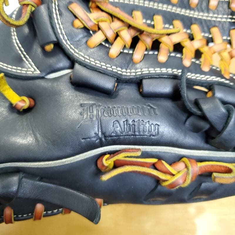 ミズノ MIZUNO 坂本勇人モデル 良品 内野用 軟式グローブ