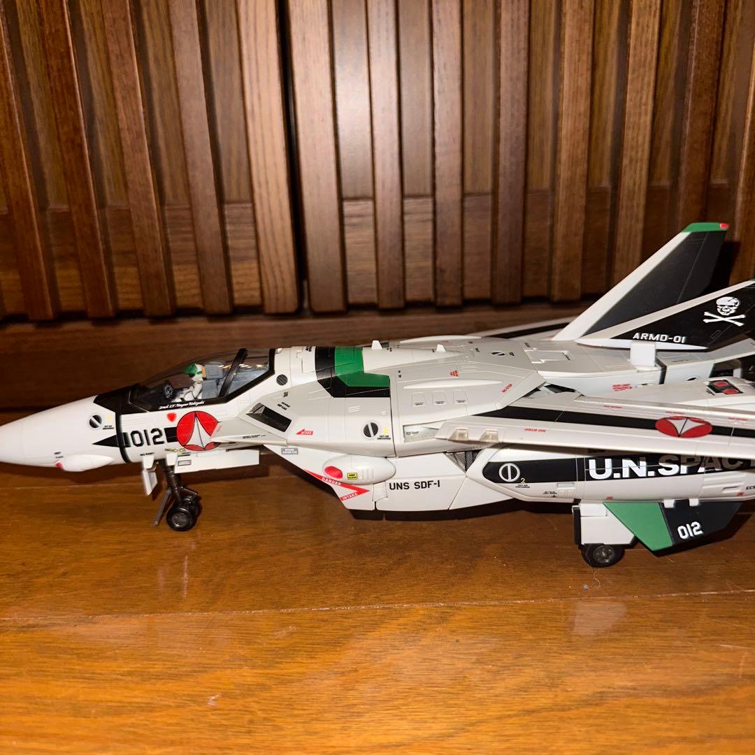 美品 DX超合金　超時空要塞マクロスVF-1A バルキリー劇場版　柿崎速雄機