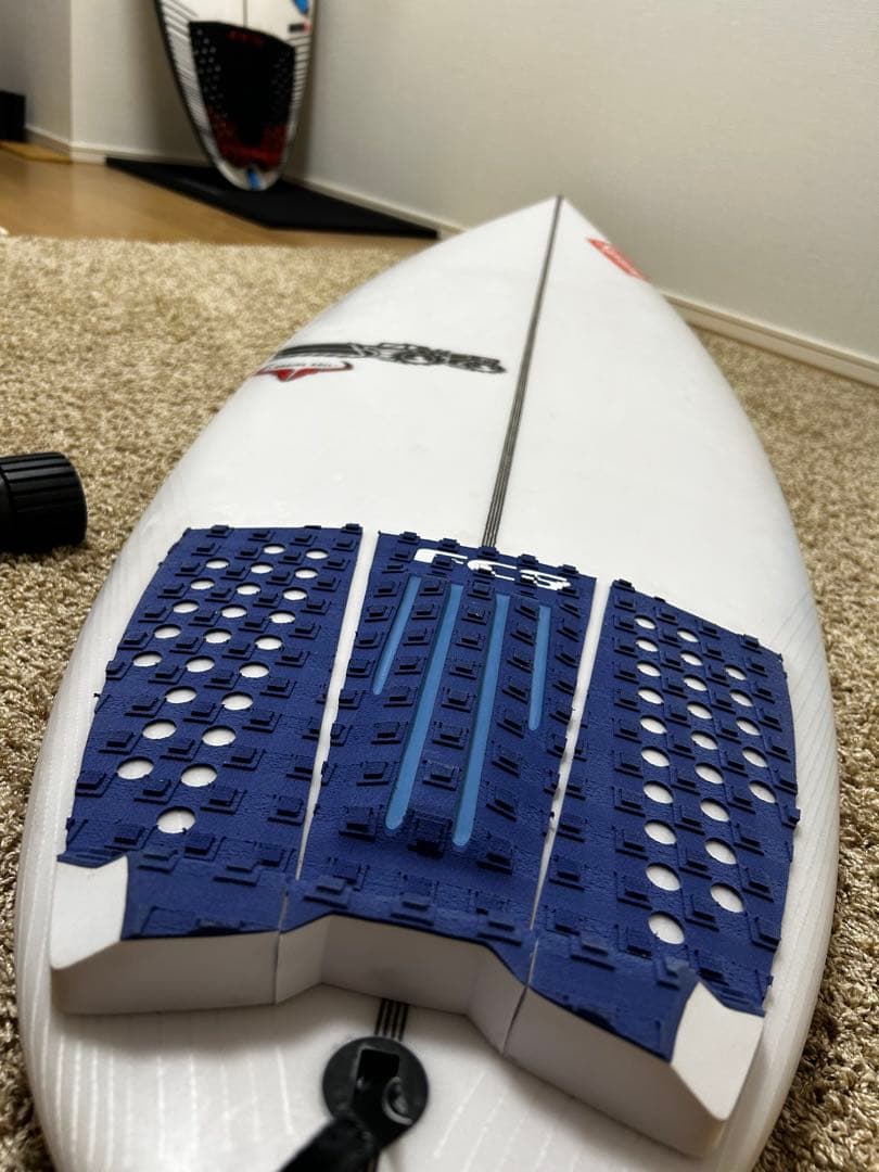 美品　JS レイジングブル5'11 31.3L