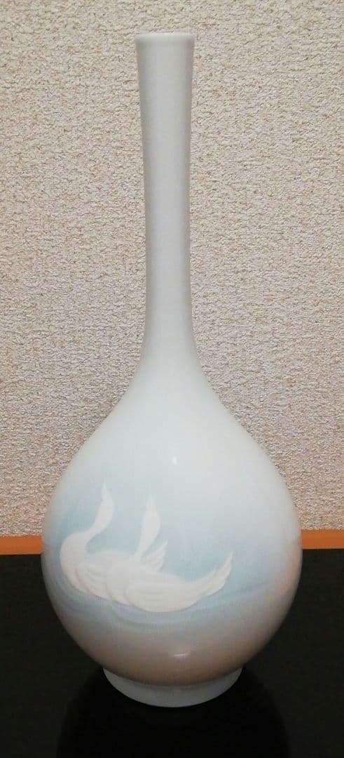 日本工芸会会員　奥川俊右衛門作　青白磁　水鳥文　花入　共箱　略歴付　花瓶