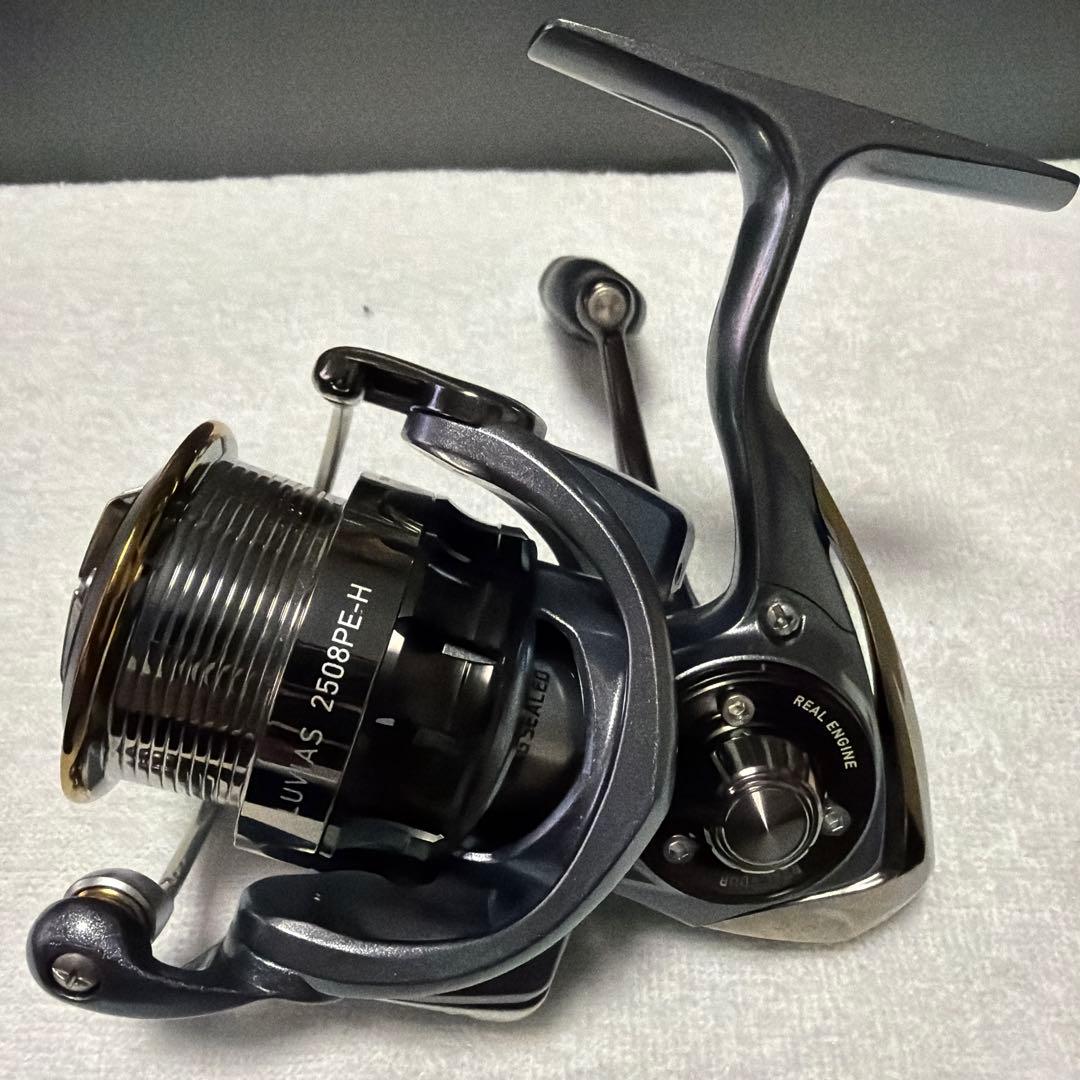 Daiwa LUVIAS ルビアス 2508PE-H スピニングリール