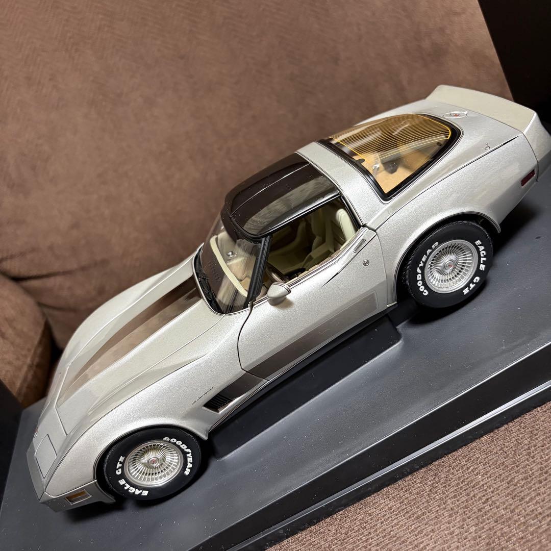1982 Corvette Collector Edition ミニカー1/18