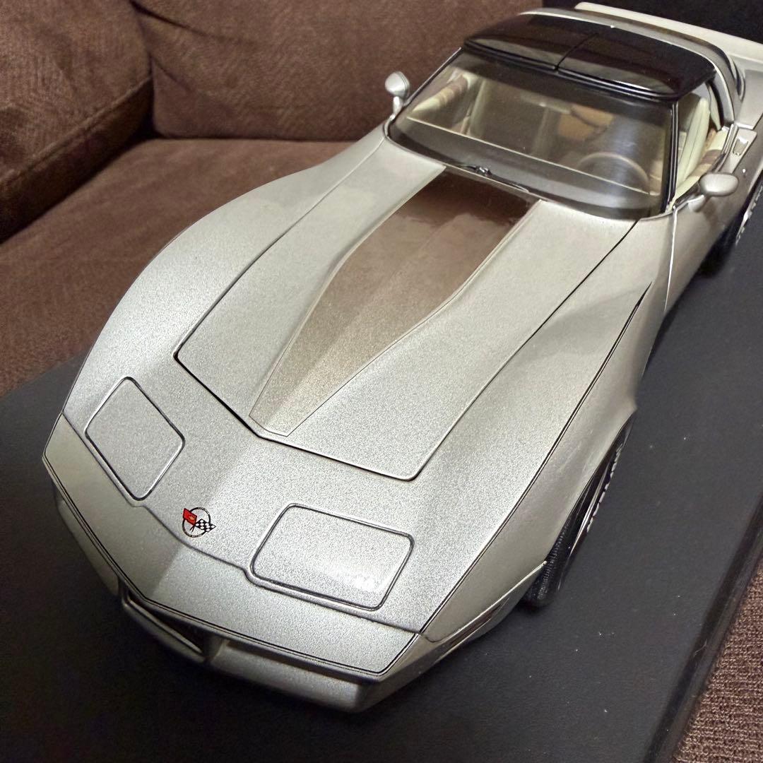 1982 Corvette Collector Edition ミニカー1/18