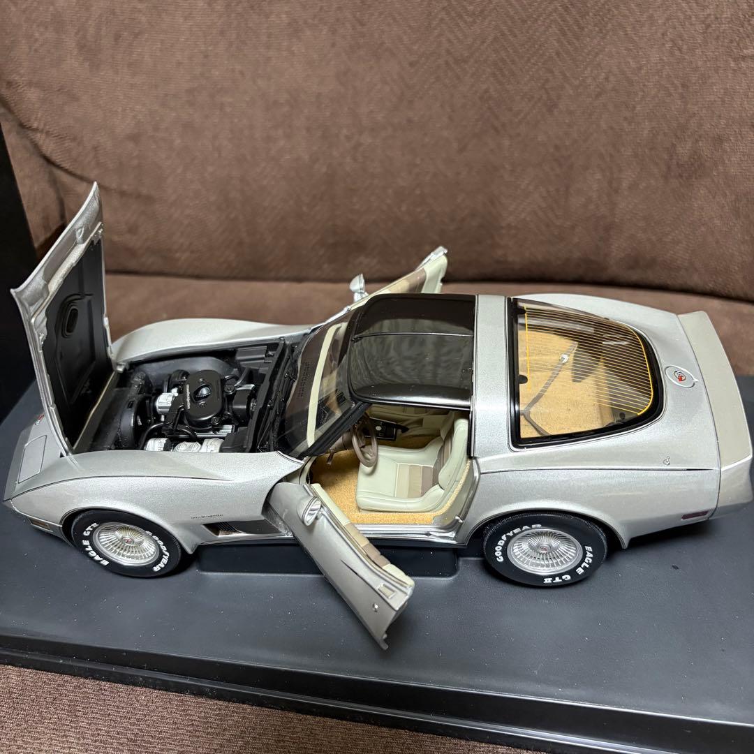 1982 Corvette Collector Edition ミニカー1/18