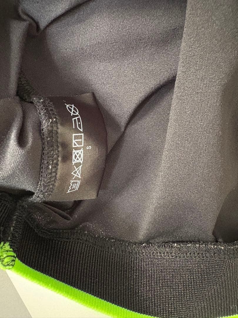 TFW49 RELAX MOCK NECK T 蛍光イエローアクセント