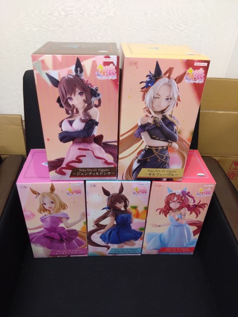 ウマ娘 トリオトライト　ラウンドワン限定5種＋カレンチャン＋アストンマーチャン