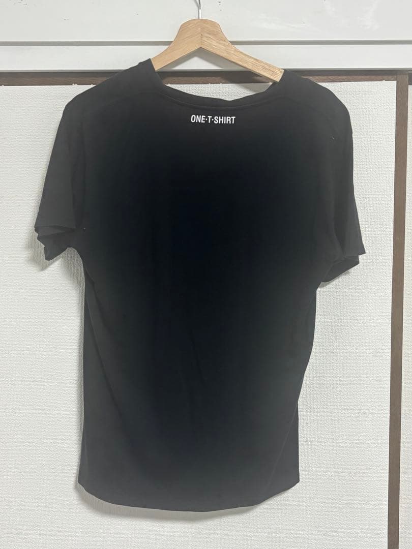 ONE T-SHIRT 黒 カートコバーン1、ユニセックスフィットTシャツ