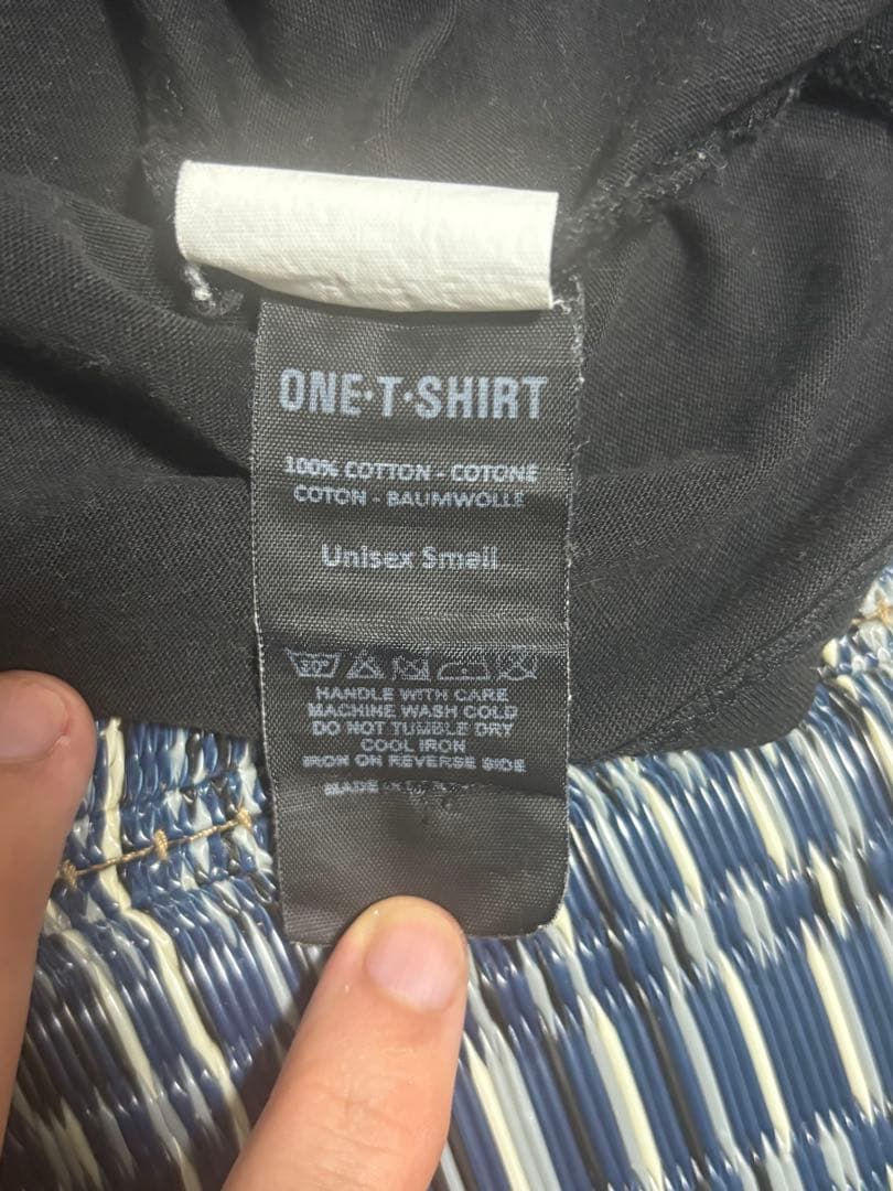 ONE T-SHIRT 黒 カートコバーン1、ユニセックスフィットTシャツ