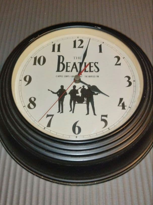 THE BEATLES　掛け時計　モノクロ　モノトーン