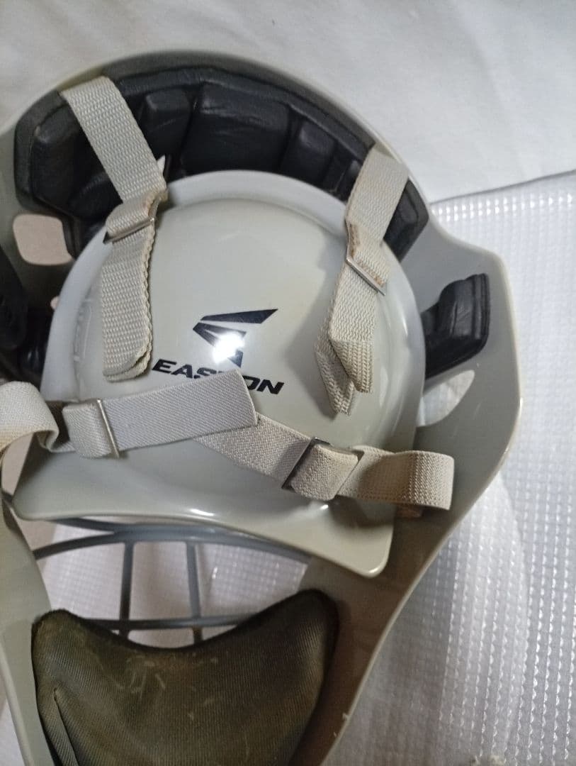 お*ん様 【人気】EASTON キャッチャーマスク 　少年野球　リトルリーグ　大
