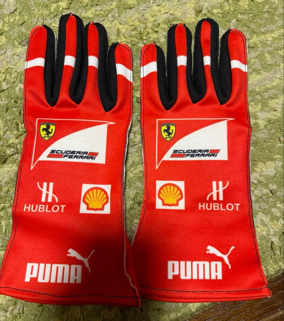 F1 フェラーリ レーシンググローブ PUMA サイン入　レプリカ　①