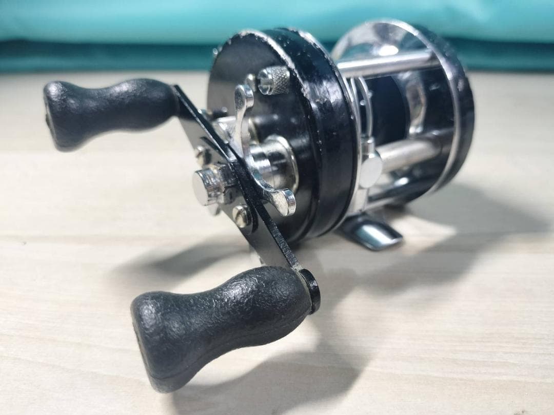 アブガルシア　アンバサダー5000c　ビンテージ　リール abu 黒