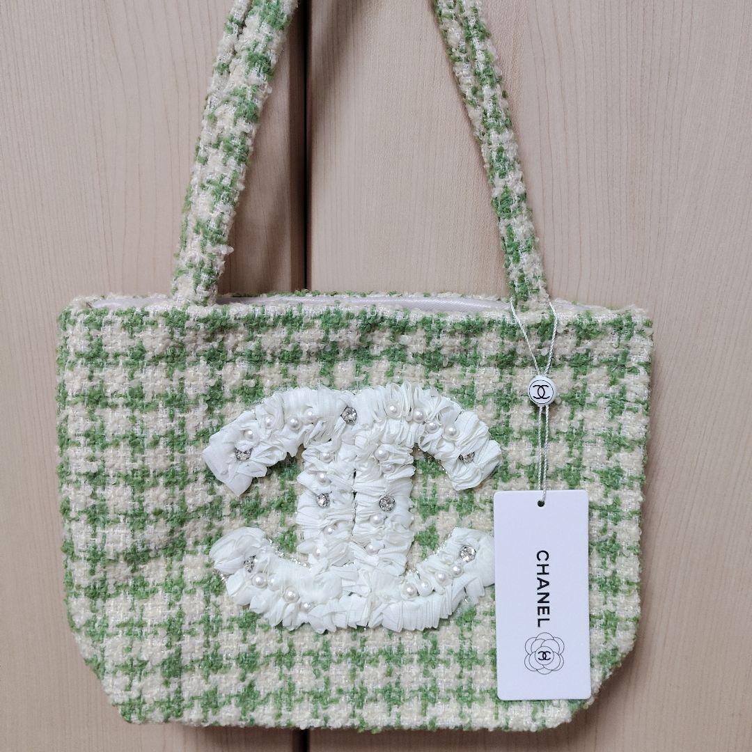CHANEL　ノベルティ　 ツイードバッグ 緑と白