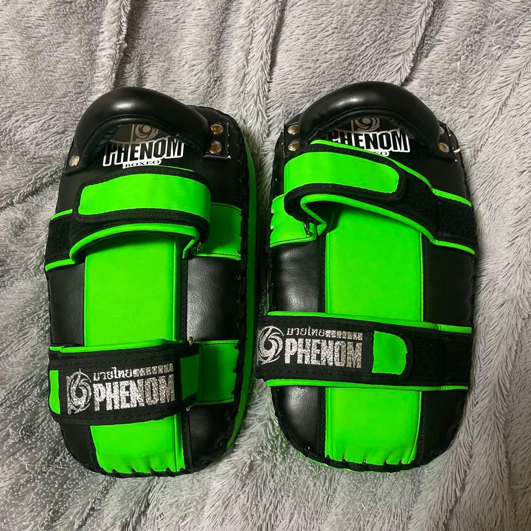 【使用3回・極美品】Phenom（フェノム）キックミット PHFM7 左右ペア