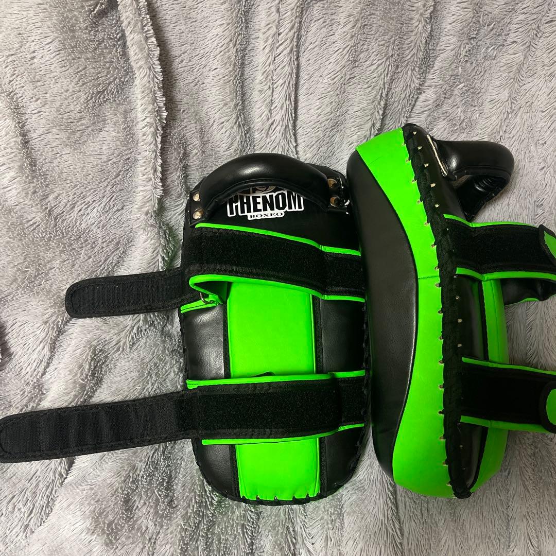 【使用3回・極美品】Phenom（フェノム）キックミット PHFM7 左右ペア