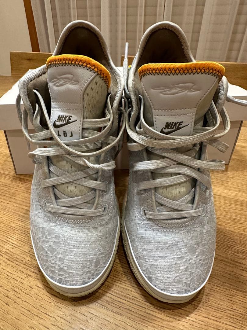 値下げしました⭐︎NIKE LBJ バスケットシューズ グレー/オレンジ