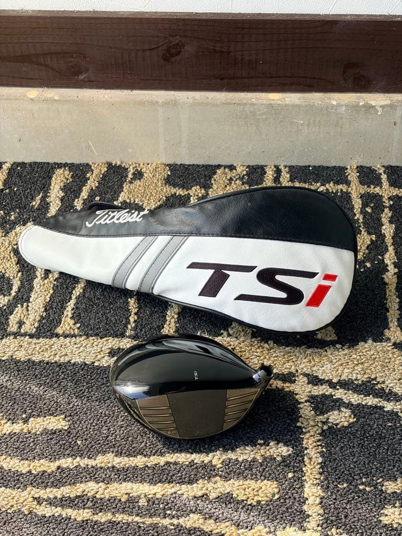 Titleist TSi3 ドライバー ヘッドカバー付き