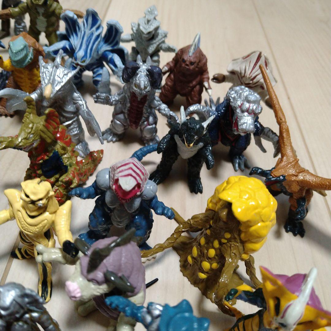 ウルトラマン　ウルトラモンスター超全集　セット　フィギュア　怪獣