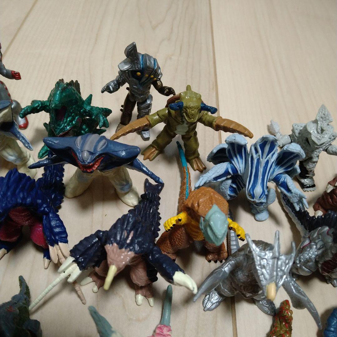 ウルトラマン　ウルトラモンスター超全集　セット　フィギュア　怪獣