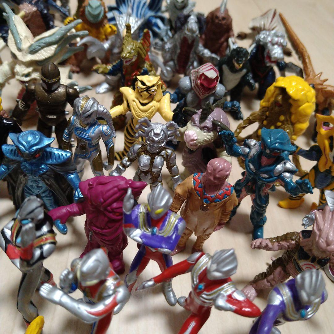 ウルトラマン　ウルトラモンスター超全集　セット　フィギュア　怪獣