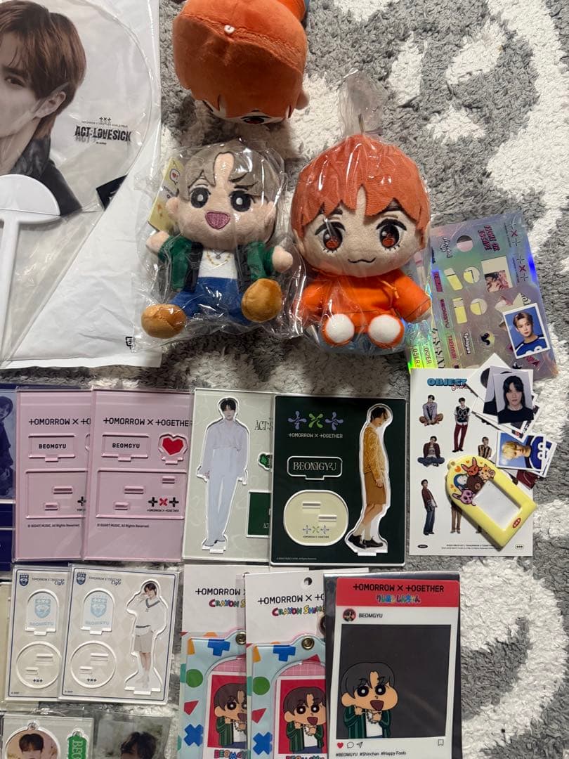 TXT ボムギュ アクスタ 缶バッジ うちわ グッズ まとめ売り