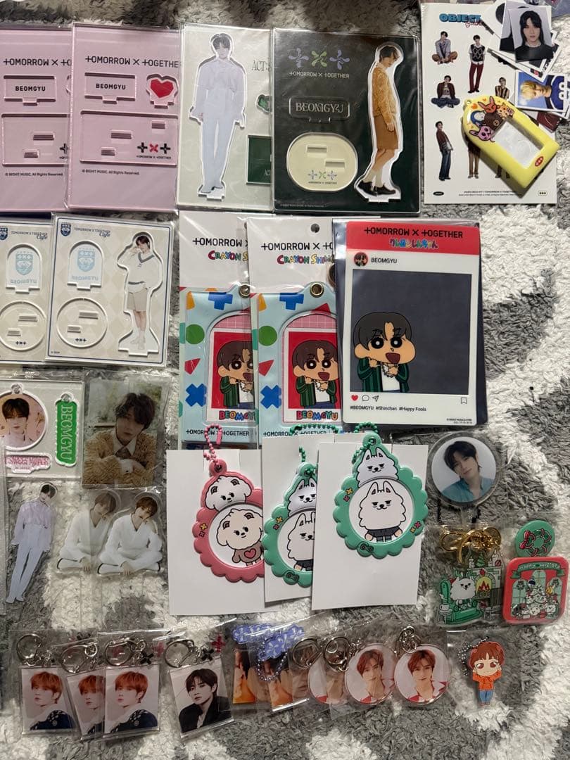 TXT ボムギュ アクスタ 缶バッジ うちわ グッズ まとめ売り